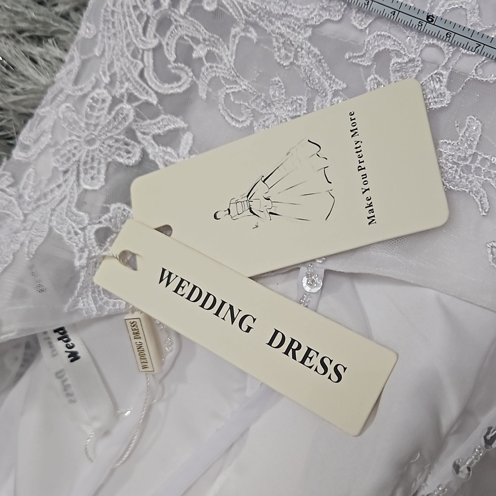 New Gorgeous Wedding Gown - Picture 14 of 17